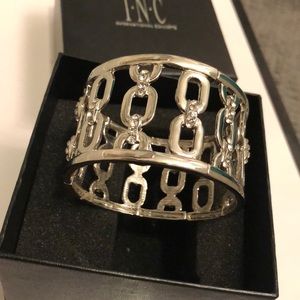 🌸BRAND NEW INC silver crystal bangle